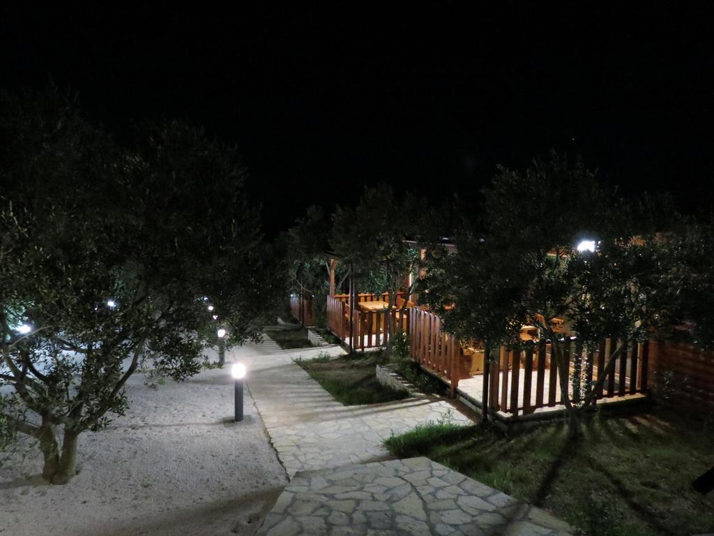 Campsite Kaya Pakostane Bagian luar foto