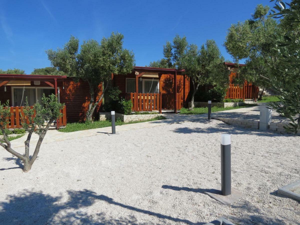 Campsite Kaya Pakostane Bagian luar foto