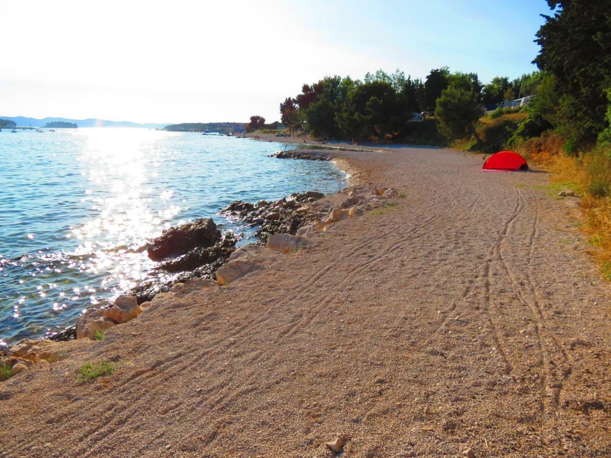 Campsite Kaya Pakostane Bagian luar foto